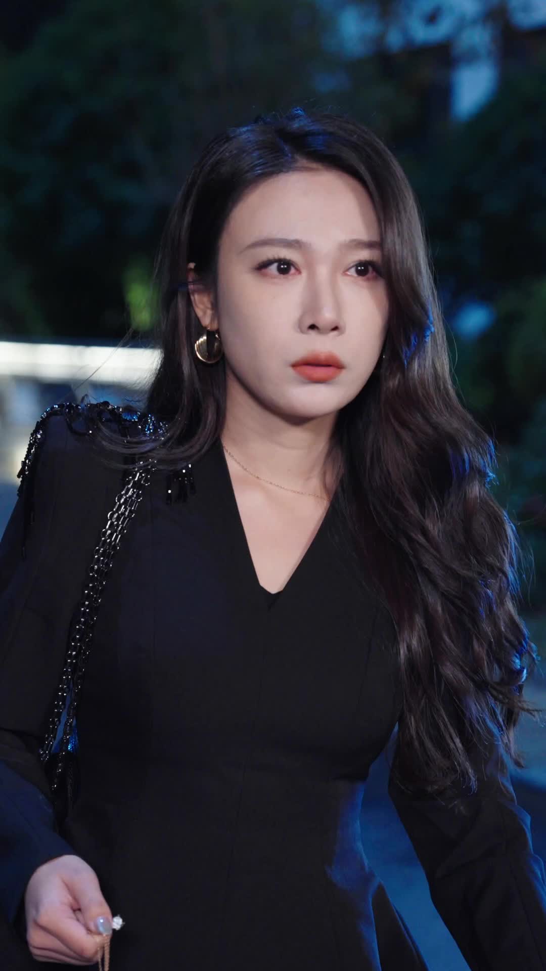 Episode 10 of The Real Heiress in the Shadows