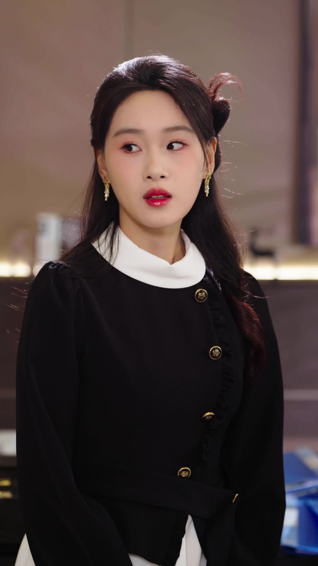 Episode 53 of The Real Heiress in the Shadows