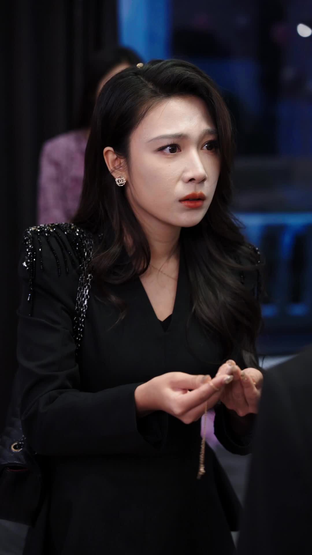 Episode 8 of The Real Heiress in the Shadows
