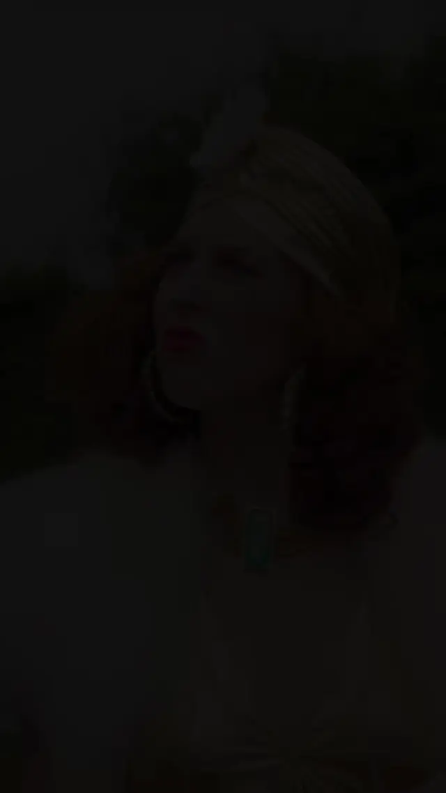 Episode 101 of The Royals