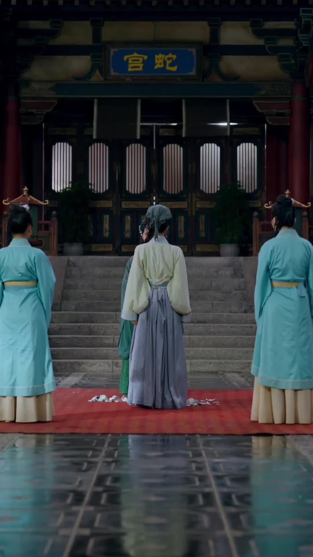 Episode 45 of The Serpent Lord Wraps Her Close
