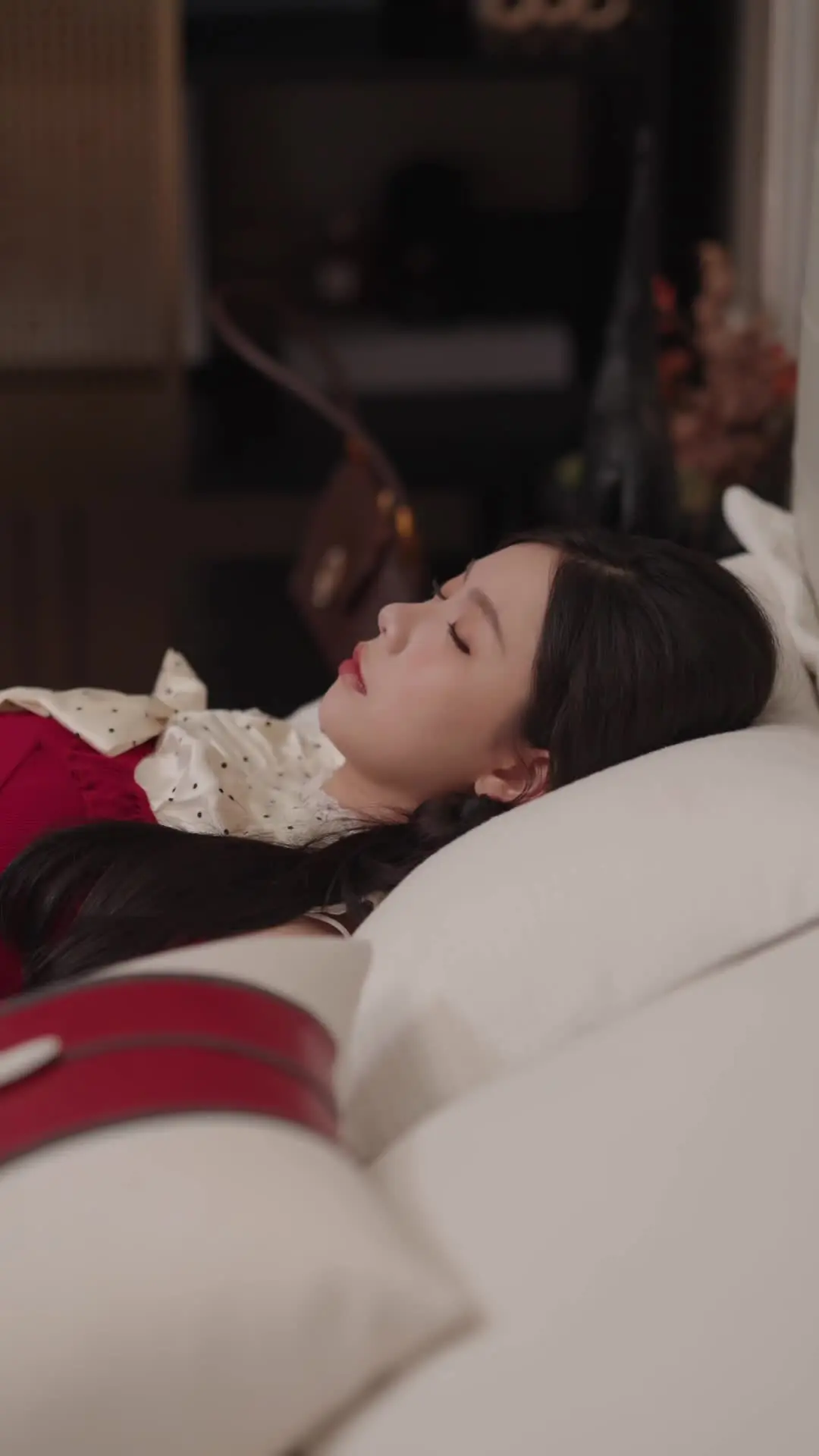 Episode 42 of The Villainess Turned Darling