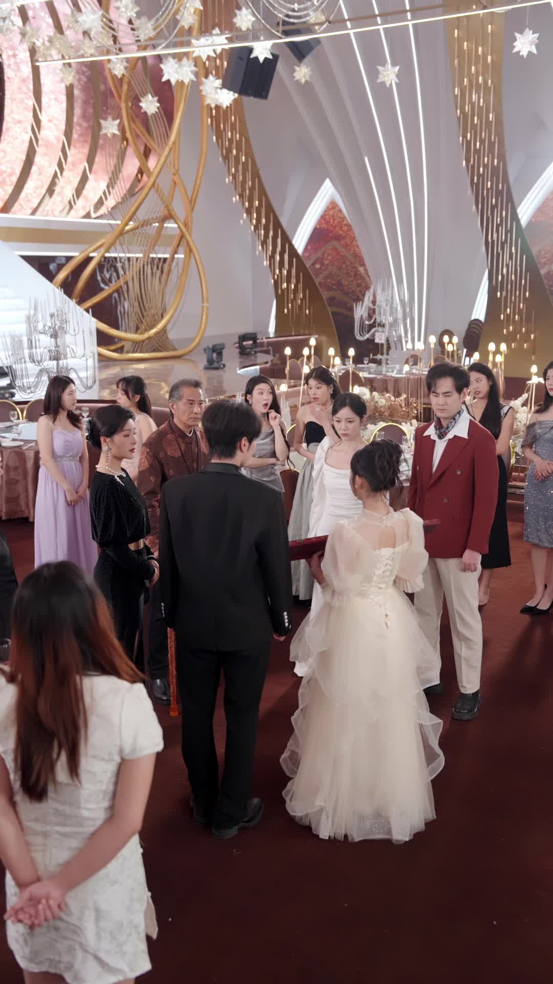Episode 33 of The Wedding Crasher: Contract Love