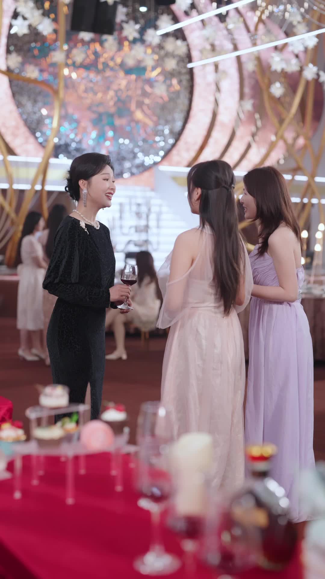 Episode 39 of The Wedding Crasher: Contract Love