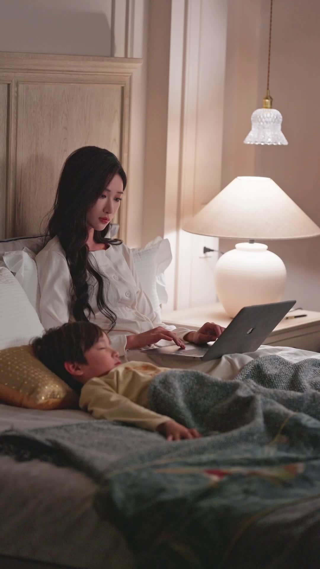 Episode 19 of The Wife Who Burned