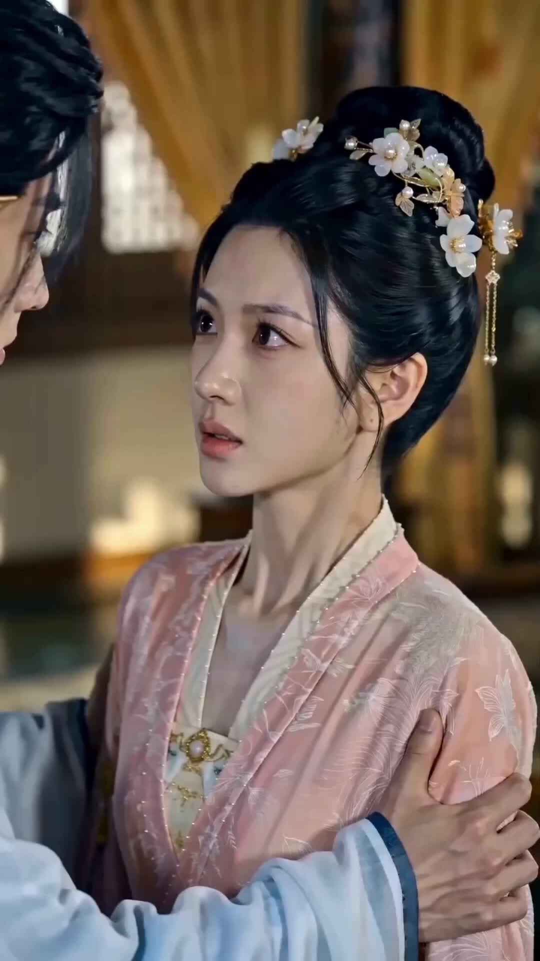 Episode 35 of The Wolf King’s Runaway Queen
