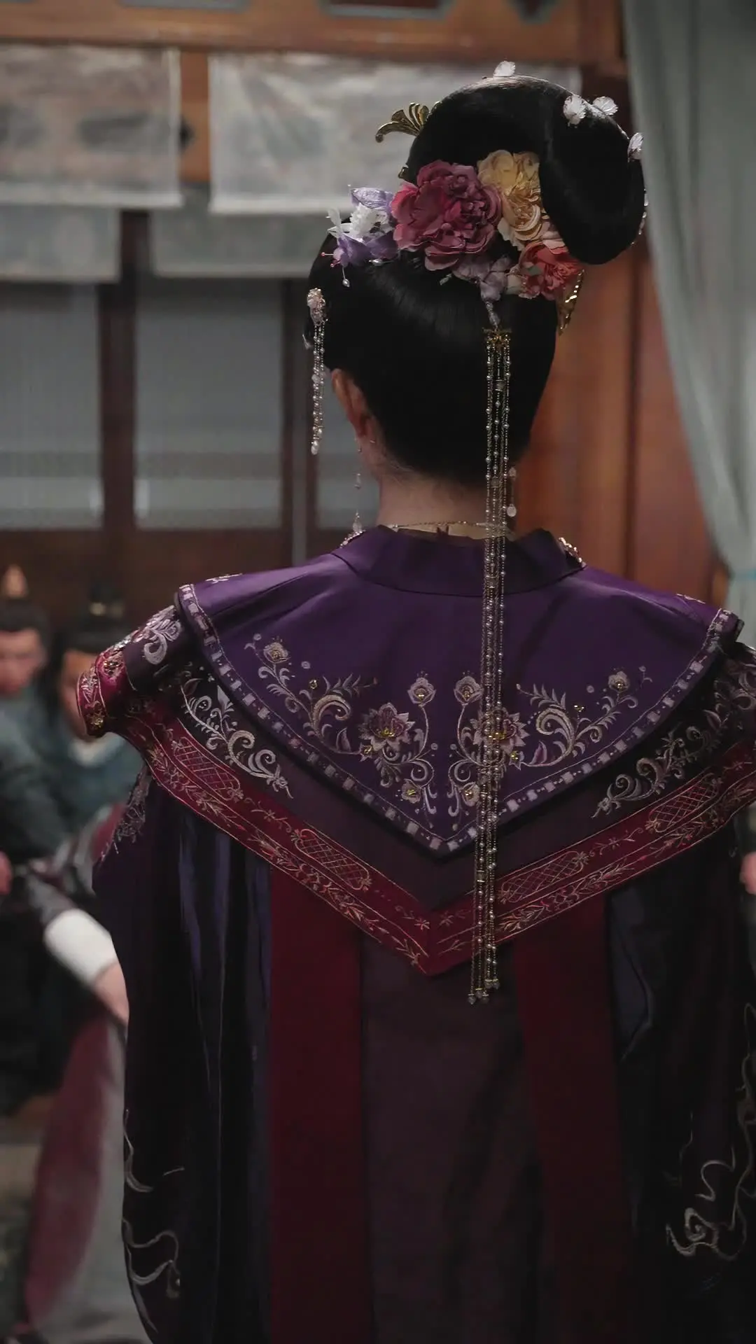 Episode 6 of Time-Traveled Emperor No More a Puppet