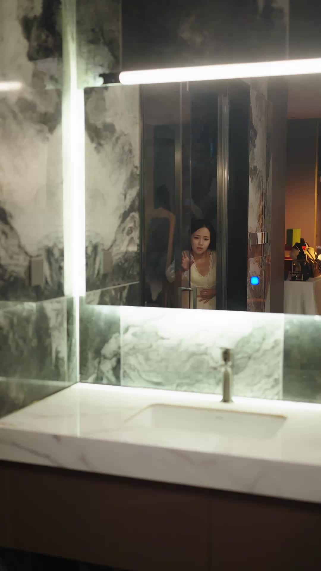 Episode 33 of Trapped in Her Skin, Switched by Fate's Spin