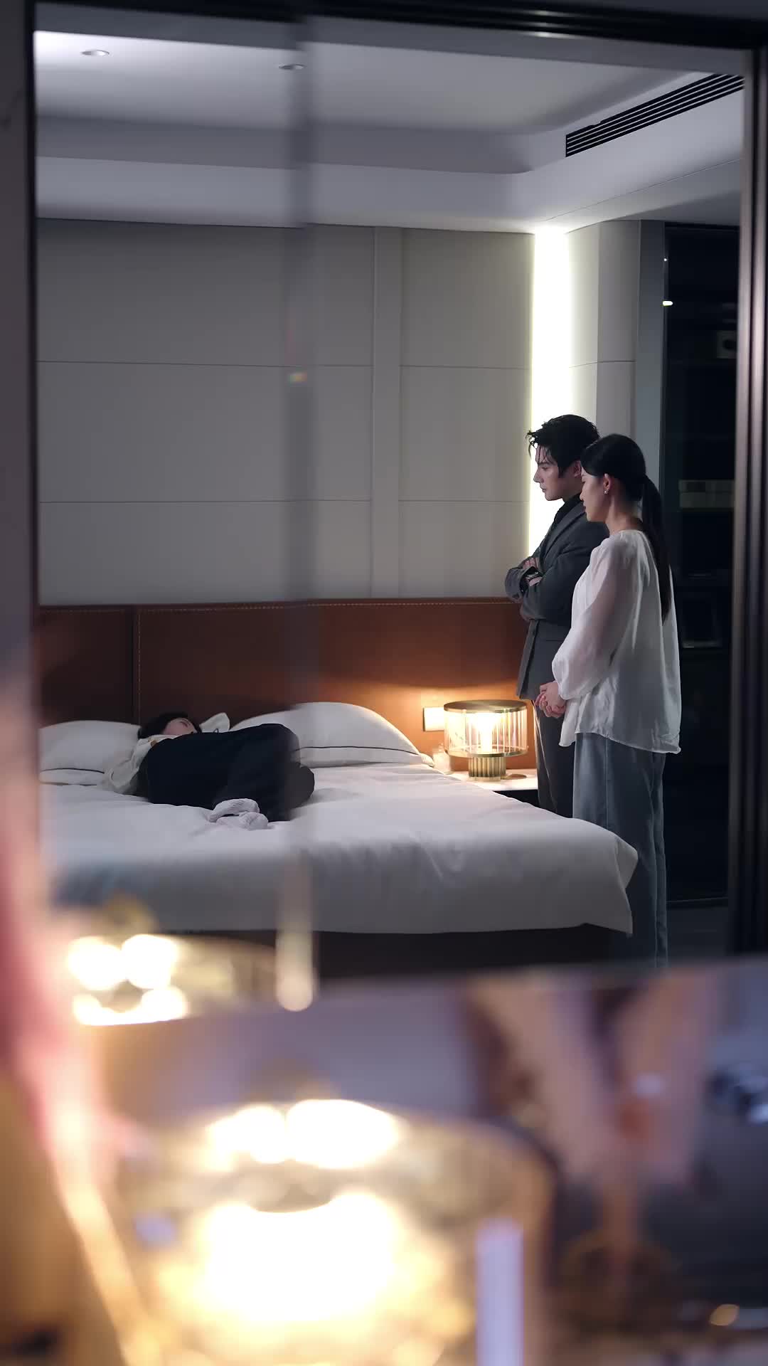 Episode 28 of Trapped in My Enemy's Embrace
