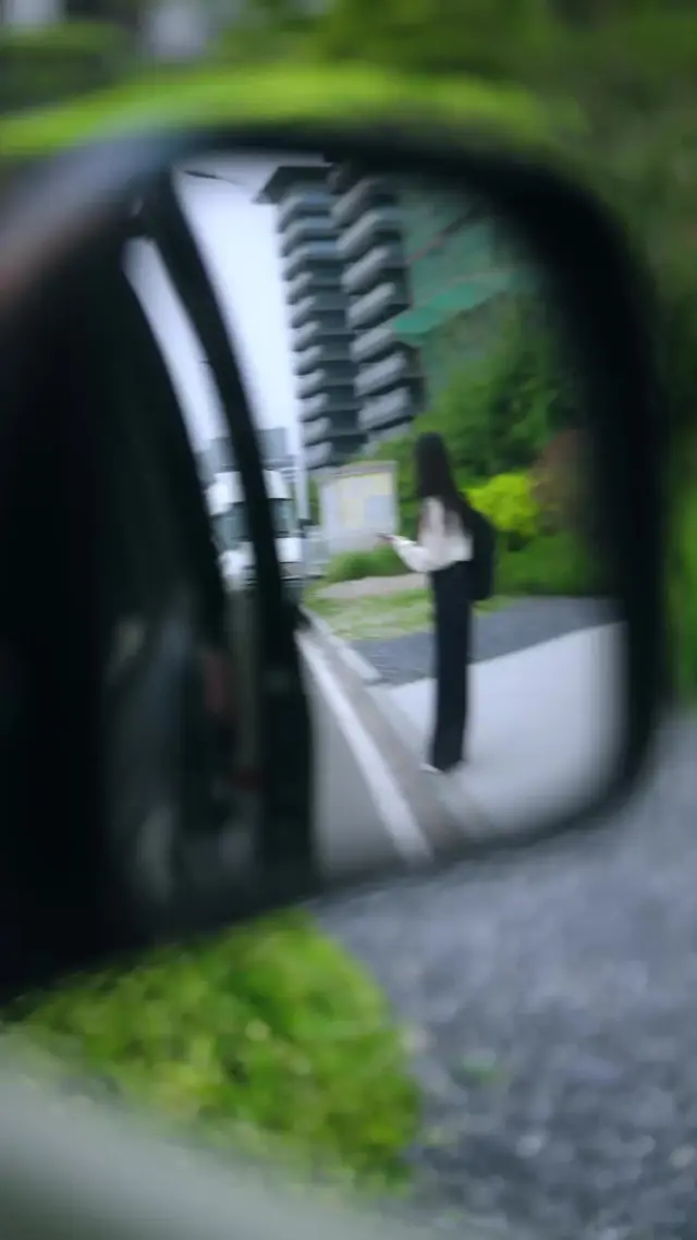 Episode 32 of Trapped in My Enemy's Embrace