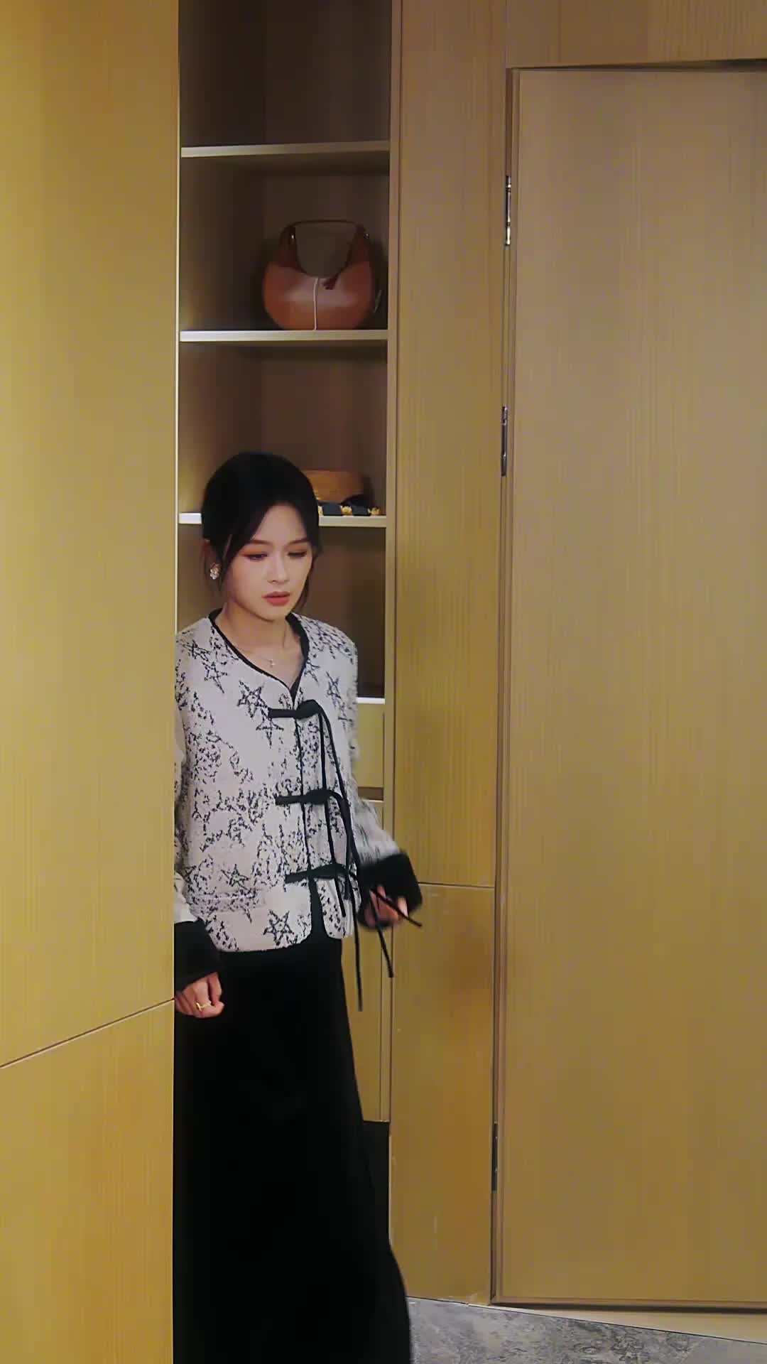 Episode 7 of True Heiress, Stolen Light