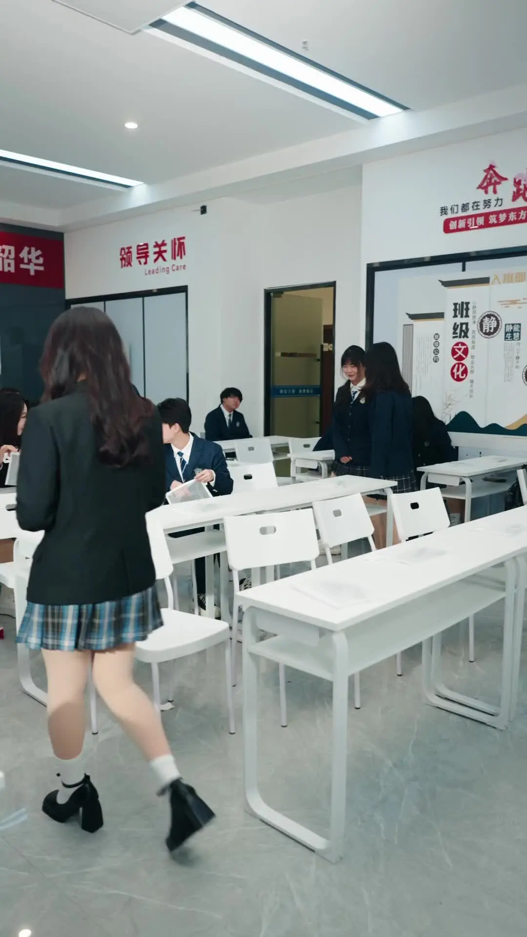 Episode 15 of True Heiress Takes High School