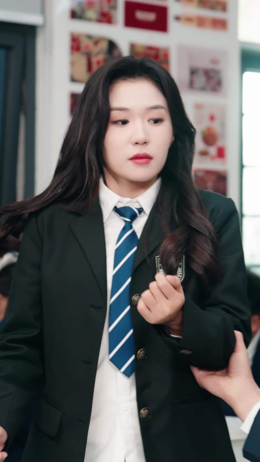Episode 27 of True Heiress Takes High School