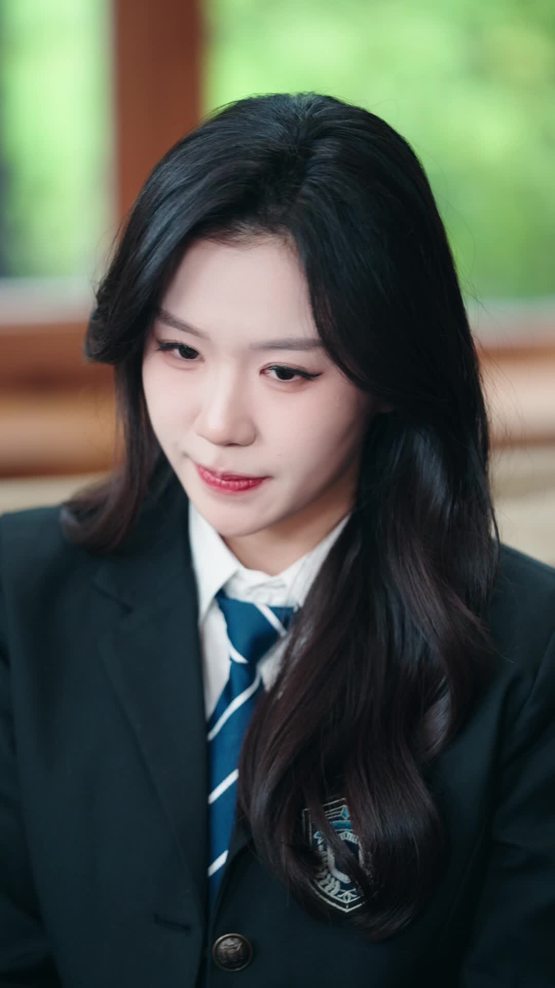 Episode 33 of True Heiress Takes High School