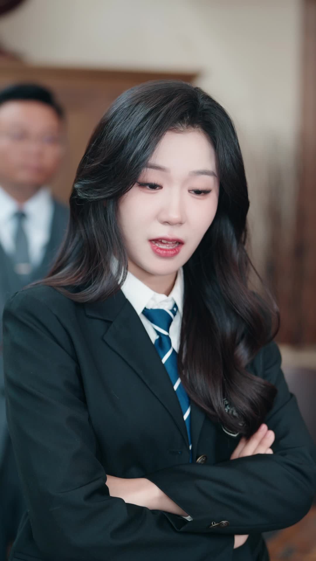 Episode 34 of True Heiress Takes High School