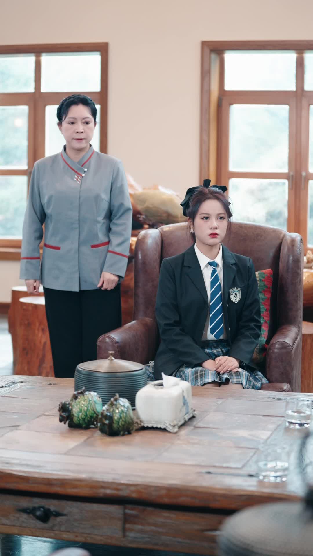 Episode 35 of True Heiress Takes High School