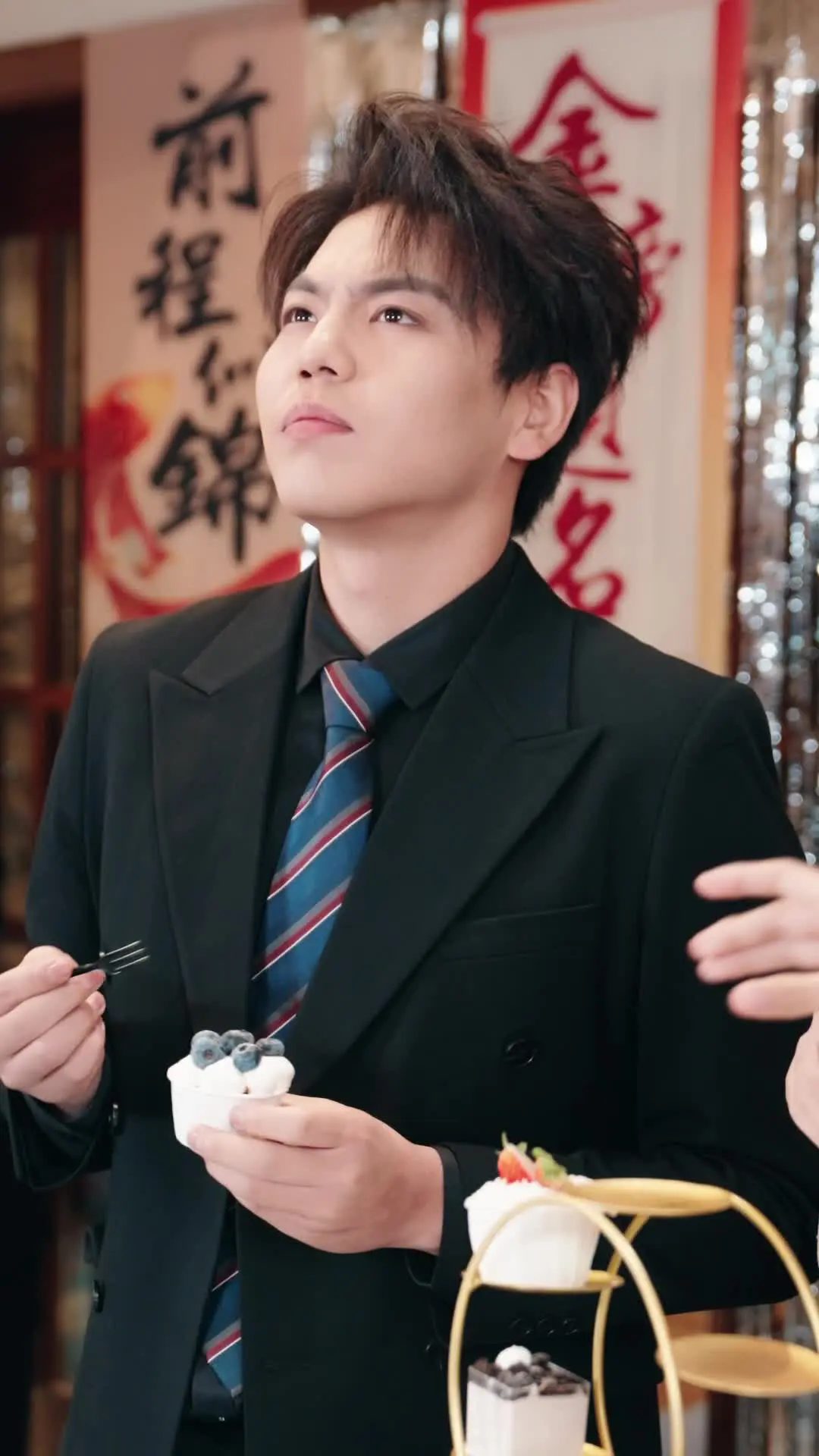 Episode 45 of True Heiress Takes High School