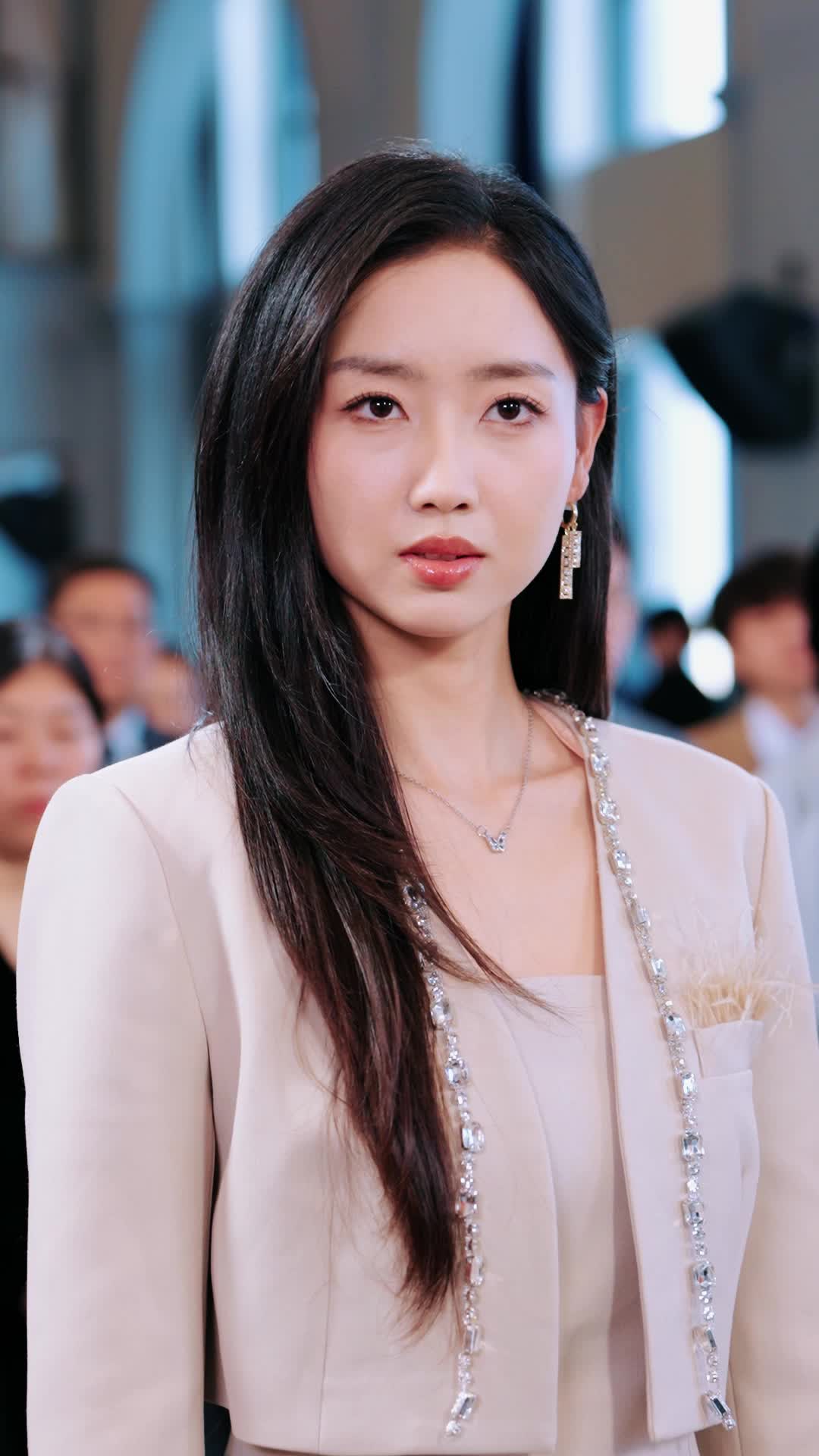 Episode 11 of True Heiress: Trading Up My Family