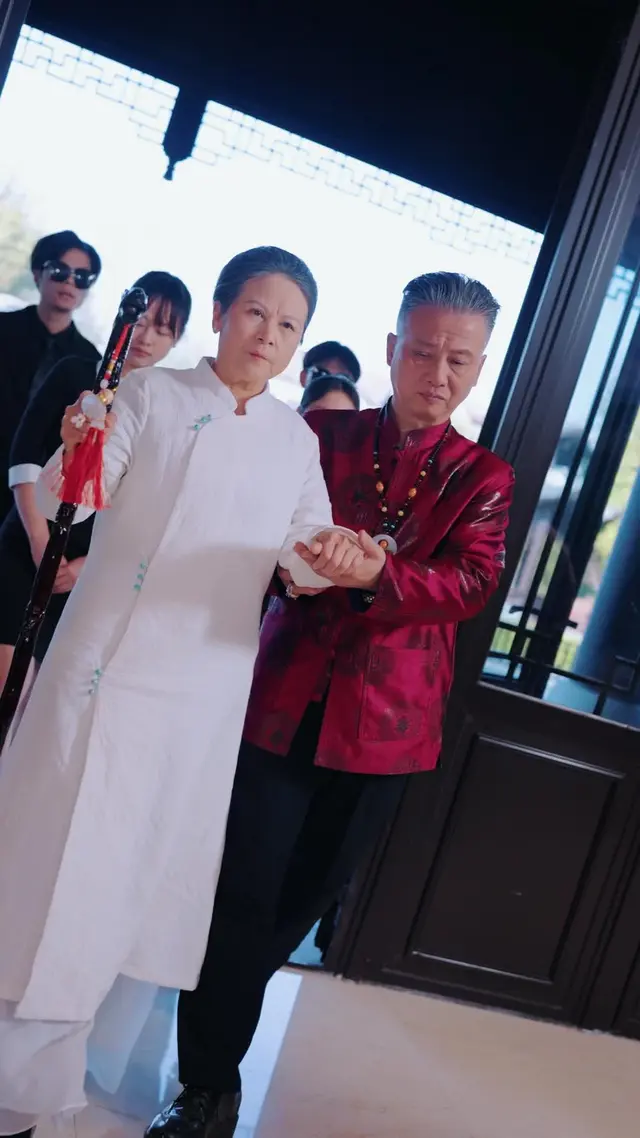 Episode 28 of True Heiress: Trading Up My Family