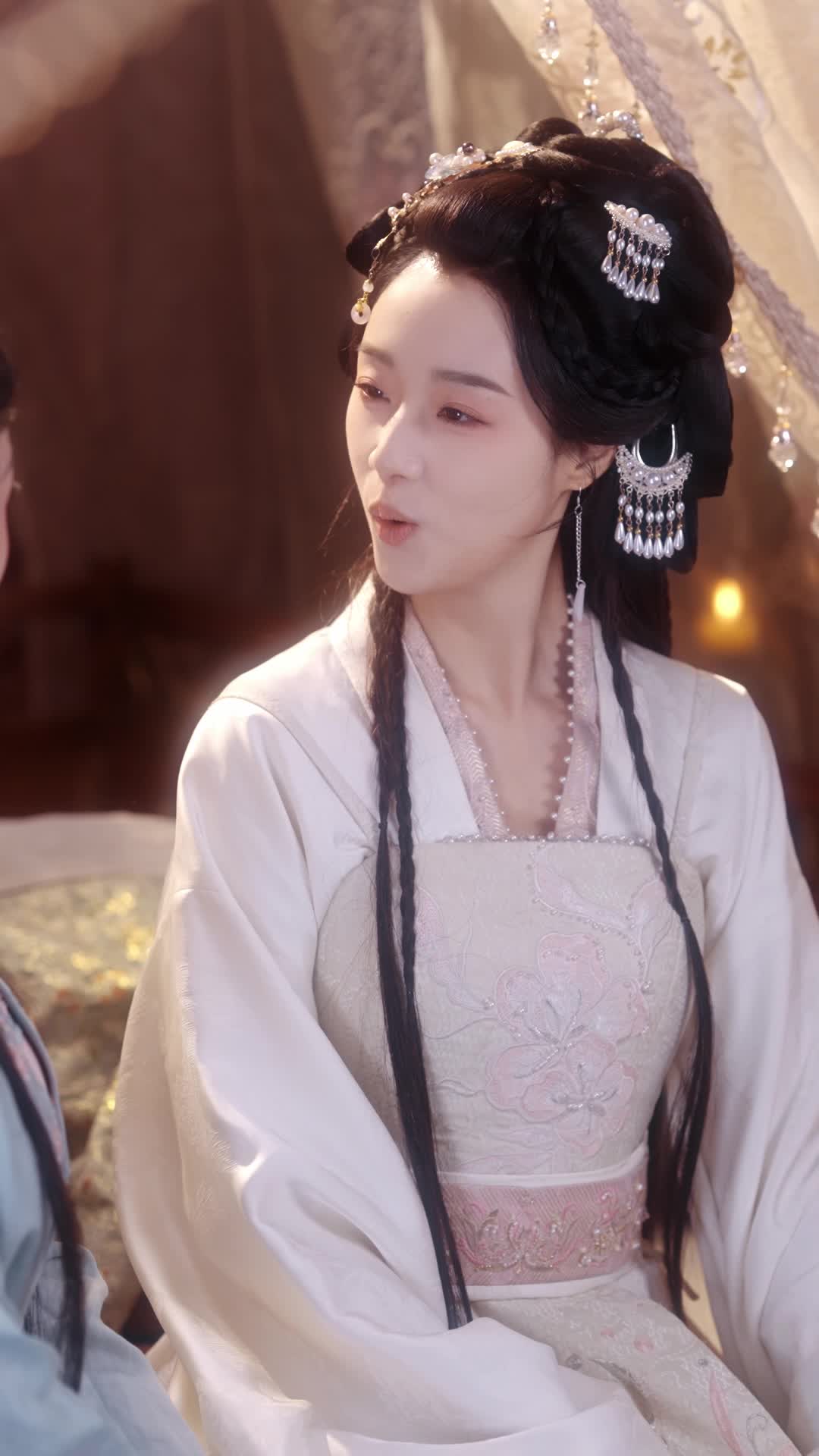 Episode 23 of Tyrant, I'm From Modern Society