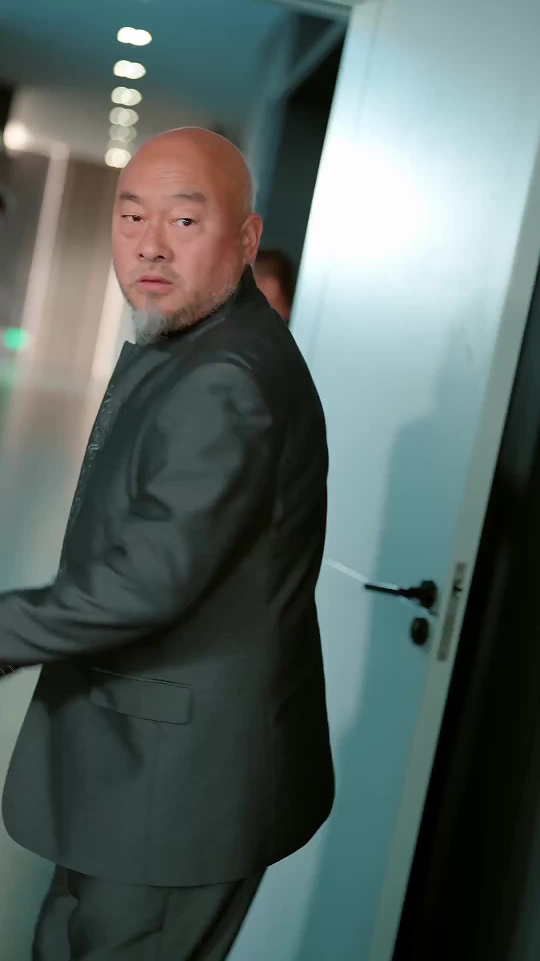 Episode 33 of Undercover Protector