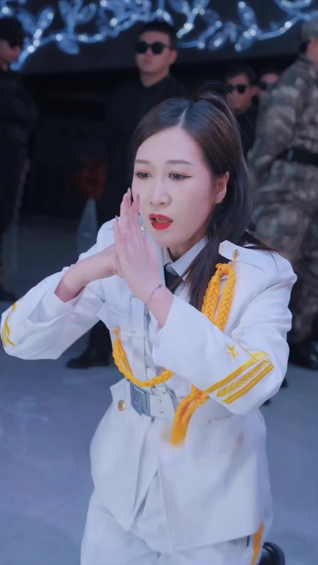 Episode 43 of Underworld King Fights For His Wife