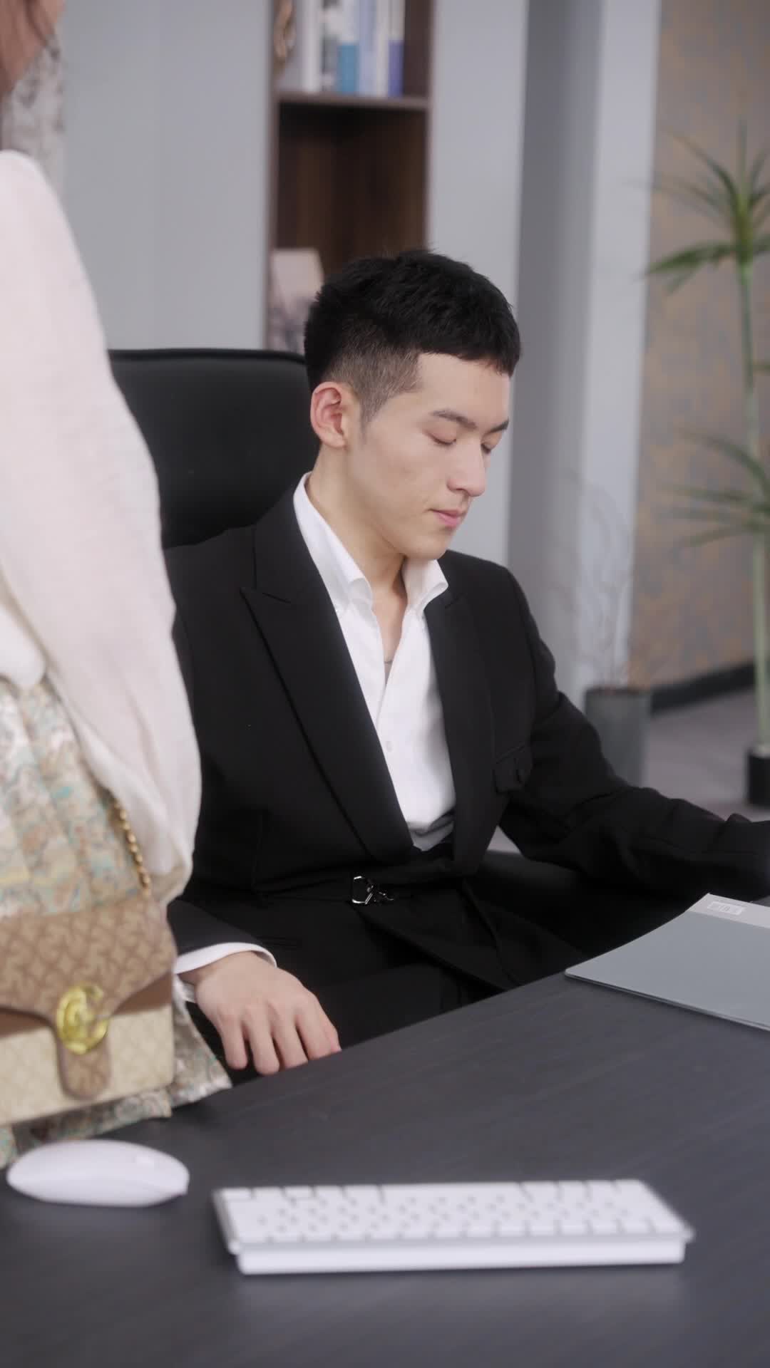 Episode 52 of Untouchable Woman