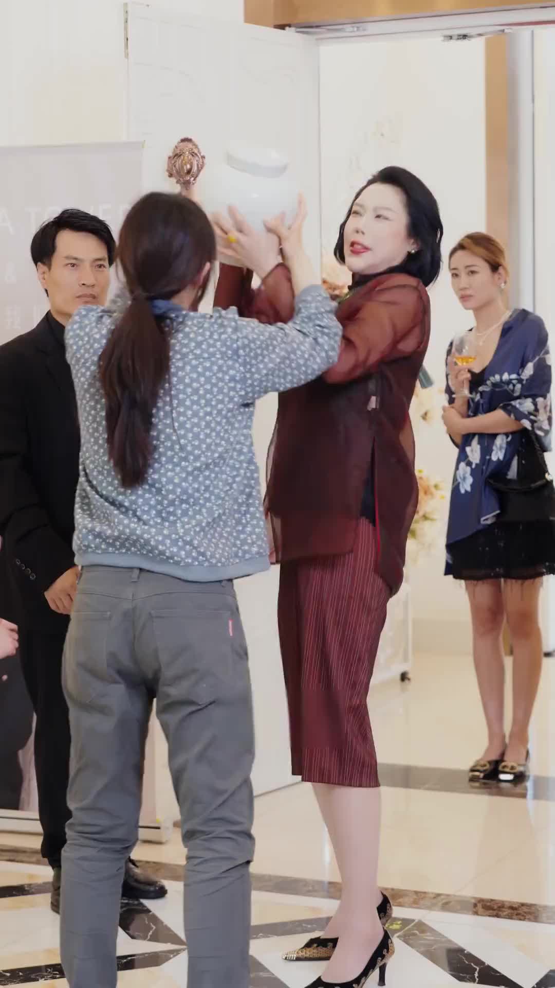 Episode 19 of Virtuous Wife Supports My Ambitions