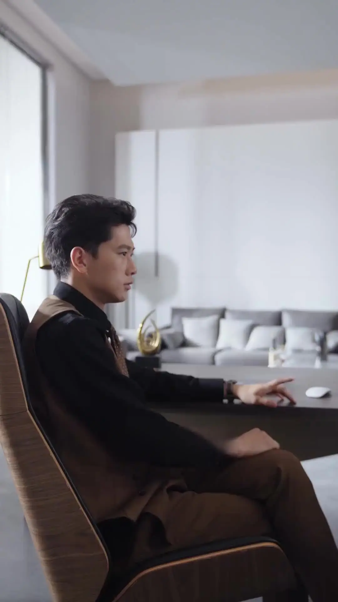 Episode 44 of Virtuous Wife Supports My Ambitions