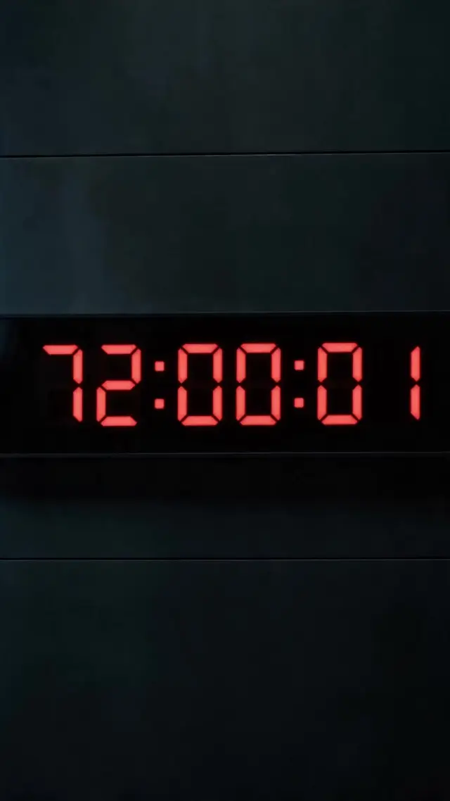 Episode 16 of Wolfless? Bow to the Queen!