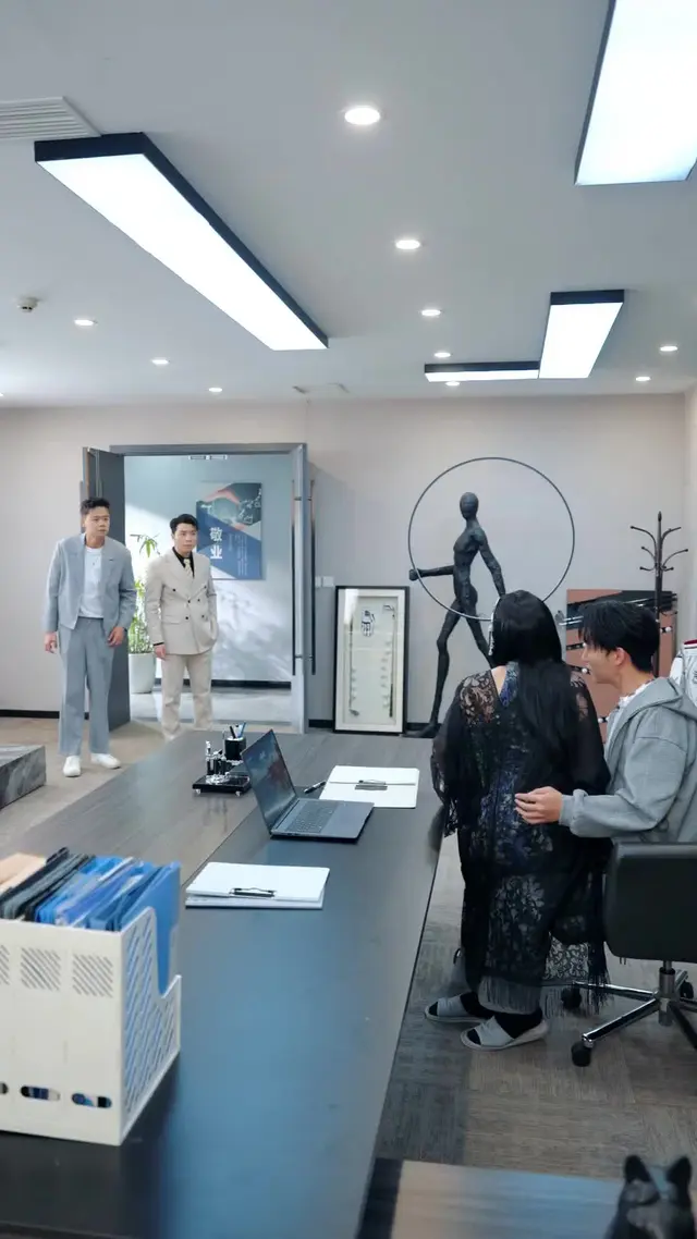 Episode 48 of X-Ray Eyes, Billionaire Rise