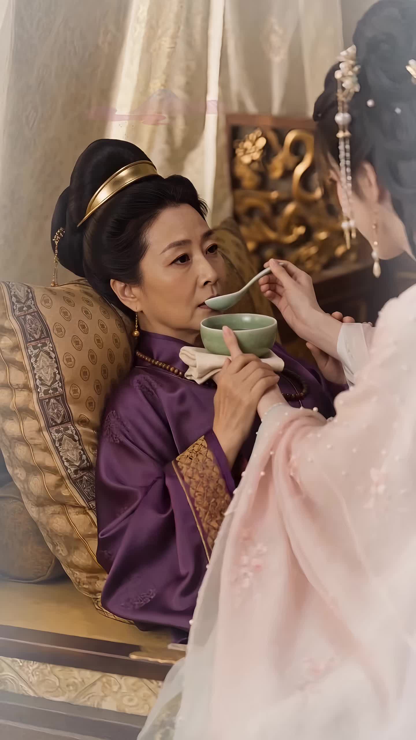 Episode 15 of Your Consort Is Back in the Modern World